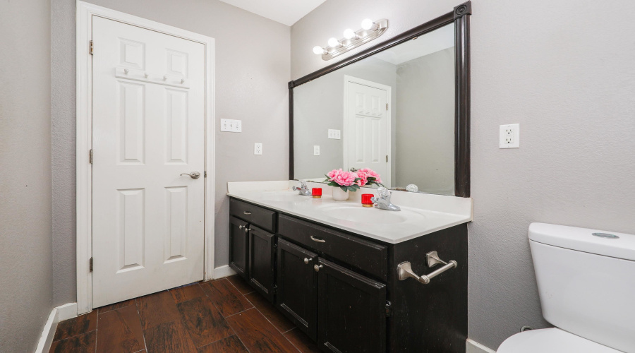 101 Jacales Ct, Laredo, Texas 78045, 3 Bedrooms Bedrooms, 5 Rooms Rooms,2 BathroomsBathrooms,Residential,For Rent,101 Jacales Ct,20254859