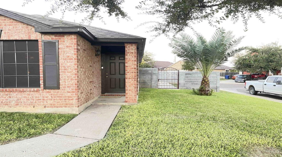 101 Jacales Ct, Laredo, Texas 78045, 3 Bedrooms Bedrooms, 5 Rooms Rooms,2 BathroomsBathrooms,Residential,For Rent,101 Jacales Ct,20254859