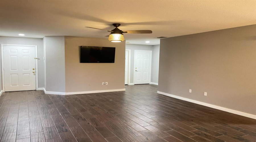 101 Jacales Ct, Laredo, Texas 78045, 3 Bedrooms Bedrooms, 5 Rooms Rooms,2 BathroomsBathrooms,Residential,For Rent,101 Jacales Ct,20254859