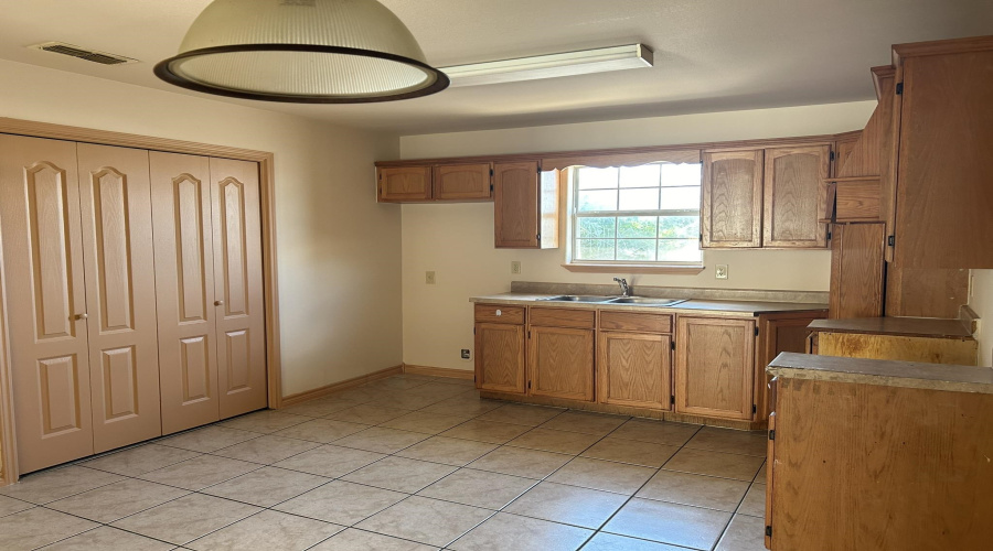 2903 S Martin Ave, Laredo, Texas 78046, 1 Bedroom Bedrooms, 5 Rooms Rooms,1 BathroomBathrooms,Residential,For Rent,2903 S Martin Ave,20254860