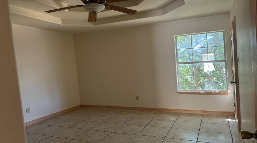 2903 S Martin Ave, Laredo, Texas 78046, 1 Bedroom Bedrooms, 5 Rooms Rooms,1 BathroomBathrooms,Residential,For Rent,2903 S Martin Ave,20254860