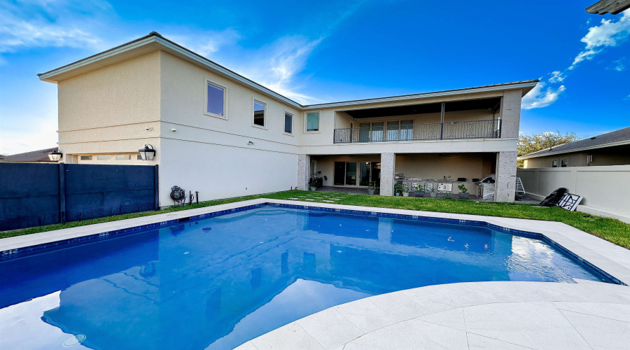 2801 Mario Puzo Dr, Laredo, Texas 78041, 5 Bedrooms Bedrooms, 6 Rooms Rooms,5 BathroomsBathrooms,Residential,For Sale,2801 Mario Puzo Dr,20254861