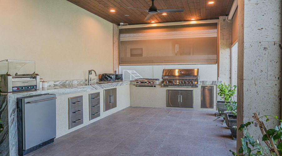 2801 Mario Puzo Dr, Laredo, Texas 78041, 5 Bedrooms Bedrooms, 6 Rooms Rooms,5 BathroomsBathrooms,Residential,For Sale,2801 Mario Puzo Dr,20254861