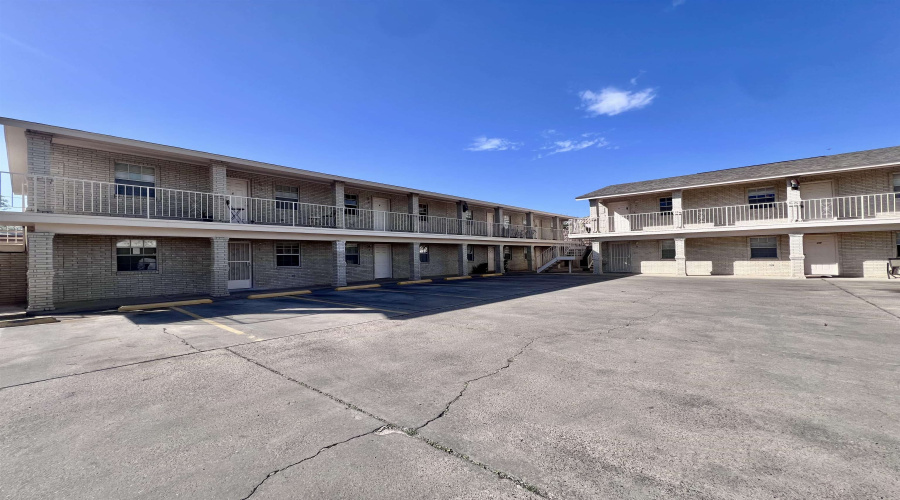 216 E Cherry Lane, LAREDO, Texas 78041, 2 Bedrooms Bedrooms, 4 Rooms Rooms,1 BathroomBathrooms,Residential,For Rent,216 E Cherry Lane,20254865