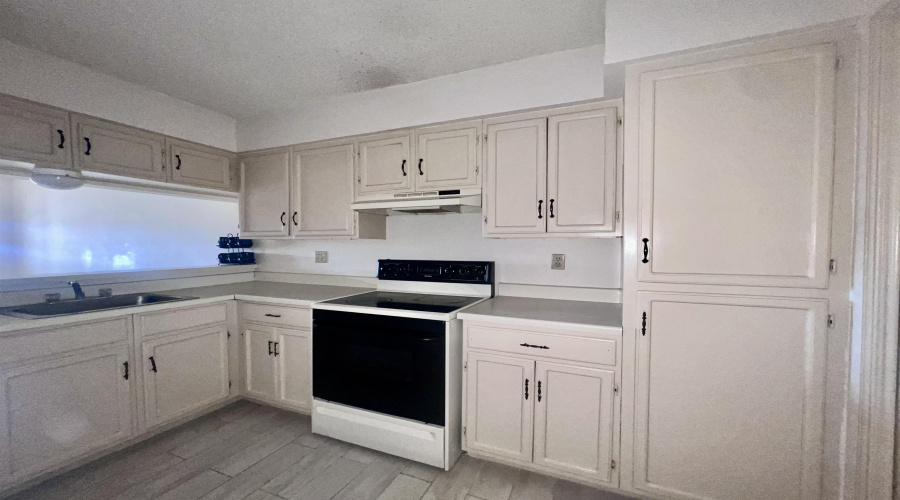 216 E Cherry Lane, LAREDO, Texas 78041, 2 Bedrooms Bedrooms, 4 Rooms Rooms,1 BathroomBathrooms,Residential,For Rent,216 E Cherry Lane,20254865