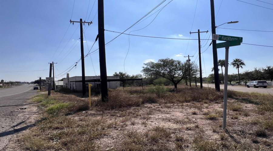 205 S Smith, Hebbronville, Texas 78361, ,2 BathroomsBathrooms,Commercial retail/office,For Sale,205 S Smith,20254868