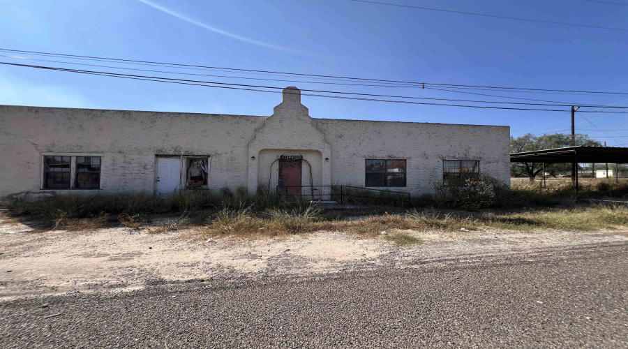 205 S Smith, Hebbronville, Texas 78361, ,2 BathroomsBathrooms,Commercial retail/office,For Sale,205 S Smith,20254868
