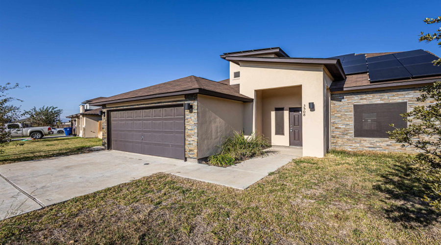 3508 Eduardo E Hayes Rd., LAREDO, Texas 78046, 3 Bedrooms Bedrooms, 7 Rooms Rooms,2 BathroomsBathrooms,Residential,For Sale,3508 Eduardo E Hayes Rd.,20253374