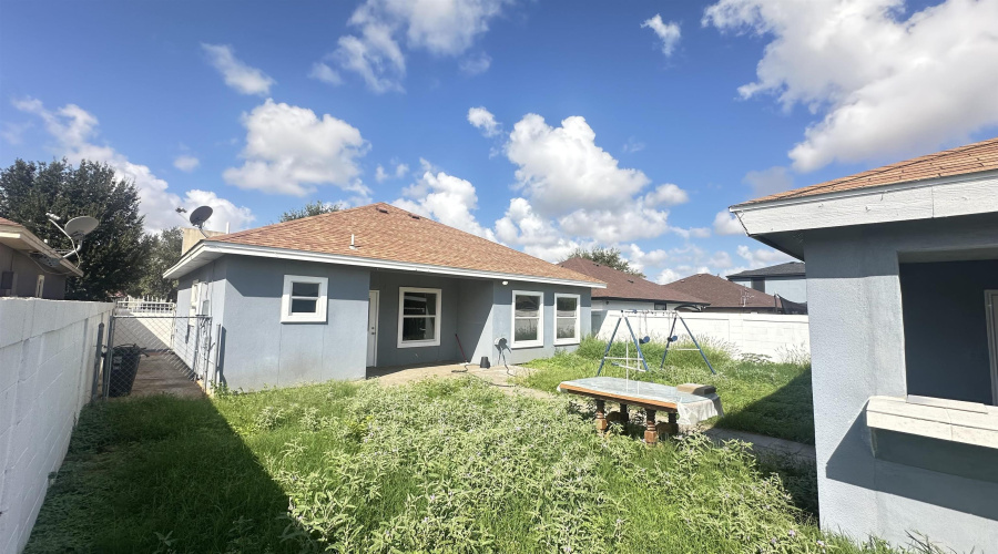 1511 Texoma St, Laredo, Texas 78046, 3 Bedrooms Bedrooms, 4 Rooms Rooms,2 BathroomsBathrooms,Residential,For Sale,1511 Texoma St,20254386