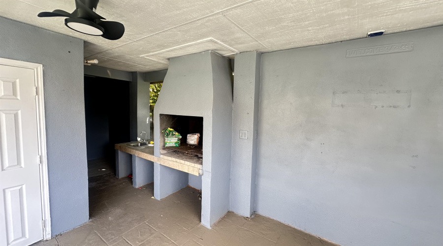 1511 Texoma St, Laredo, Texas 78046, 3 Bedrooms Bedrooms, 4 Rooms Rooms,2 BathroomsBathrooms,Residential,For Sale,1511 Texoma St,20254386