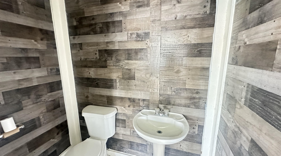 1511 Texoma St, Laredo, Texas 78046, 3 Bedrooms Bedrooms, 4 Rooms Rooms,2 BathroomsBathrooms,Residential,For Sale,1511 Texoma St,20254386