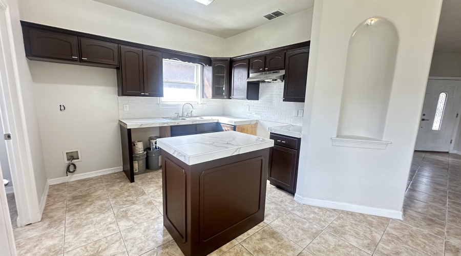 1511 Texoma St, Laredo, Texas 78046, 3 Bedrooms Bedrooms, 4 Rooms Rooms,2 BathroomsBathrooms,Residential,For Sale,1511 Texoma St,20254386