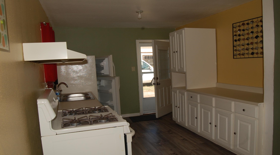 1902 E Price St, LARED, Texas 78046-2006, 2 Bedrooms Bedrooms, 4 Rooms Rooms,1 BathroomBathrooms,Residential,For Rent,1902 E Price St,20254869