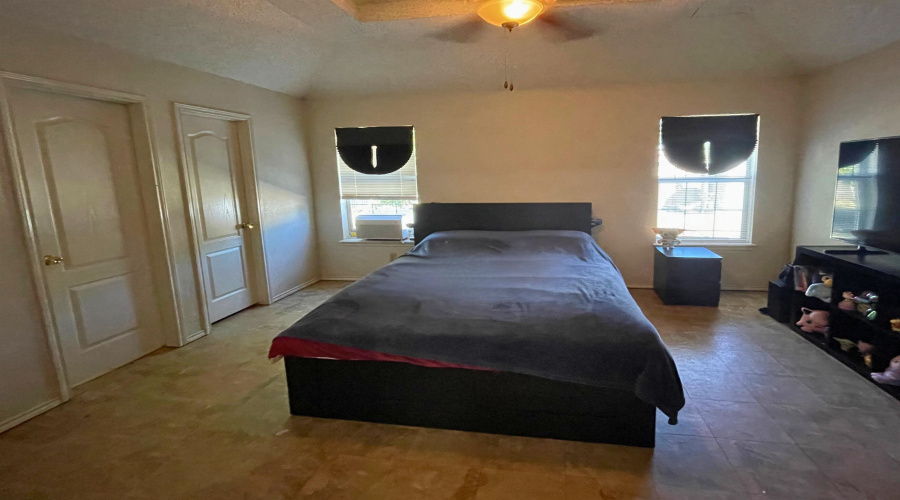 828 Elk Dr, Laredo, Texas 78045, 3 Bedrooms Bedrooms, 6 Rooms Rooms,2 BathroomsBathrooms,Residential,For Sale,828 Elk Dr,20254874