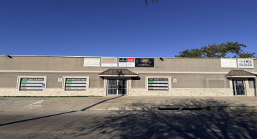 4702 Marcella Ave, Laredo, Texas 78045-6053, 1 Room Rooms,2 BathroomsBathrooms,Commercial retail/office,For Rent,4702 Marcella Ave,20254881