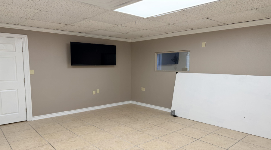 4702 Marcella Ave, Laredo, Texas 78045-6053, 1 Room Rooms,2 BathroomsBathrooms,Commercial retail/office,For Rent,4702 Marcella Ave,20254881