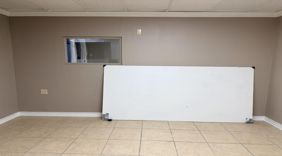 4702 Marcella Ave, Laredo, Texas 78045-6053, 1 Room Rooms,2 BathroomsBathrooms,Commercial retail/office,For Rent,4702 Marcella Ave,20254881