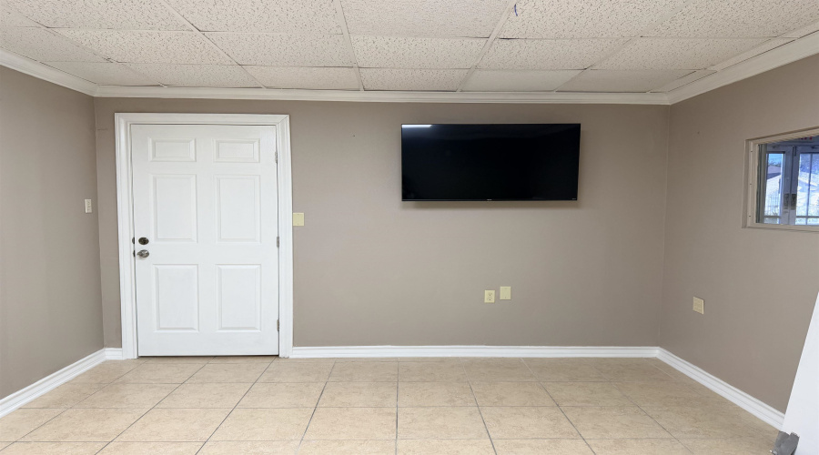 4702 Marcella Ave, Laredo, Texas 78045-6053, 1 Room Rooms,2 BathroomsBathrooms,Commercial retail/office,For Rent,4702 Marcella Ave,20254881