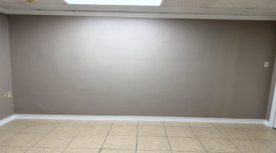 4702 Marcella Ave, Laredo, Texas 78045-6053, 1 Room Rooms,2 BathroomsBathrooms,Commercial retail/office,For Rent,4702 Marcella Ave,20254881