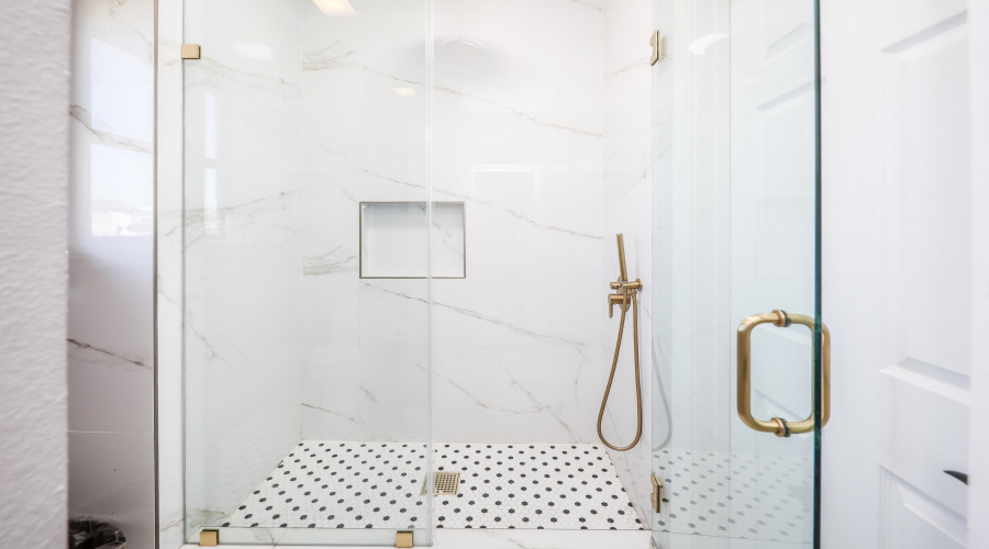 115 Coahuila Loop, LAREDO, Texas 78045, 5 Bedrooms Bedrooms, 9 Rooms Rooms,4 BathroomsBathrooms,Residential,For Rent,115 Coahuila Loop,20254885