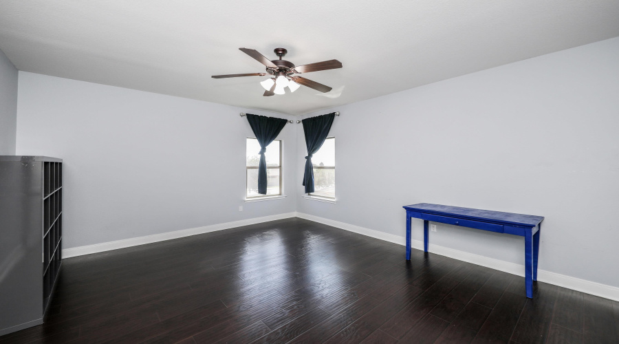 115 Coahuila Loop, LAREDO, Texas 78045, 5 Bedrooms Bedrooms, 9 Rooms Rooms,4 BathroomsBathrooms,Residential,For Rent,115 Coahuila Loop,20254885