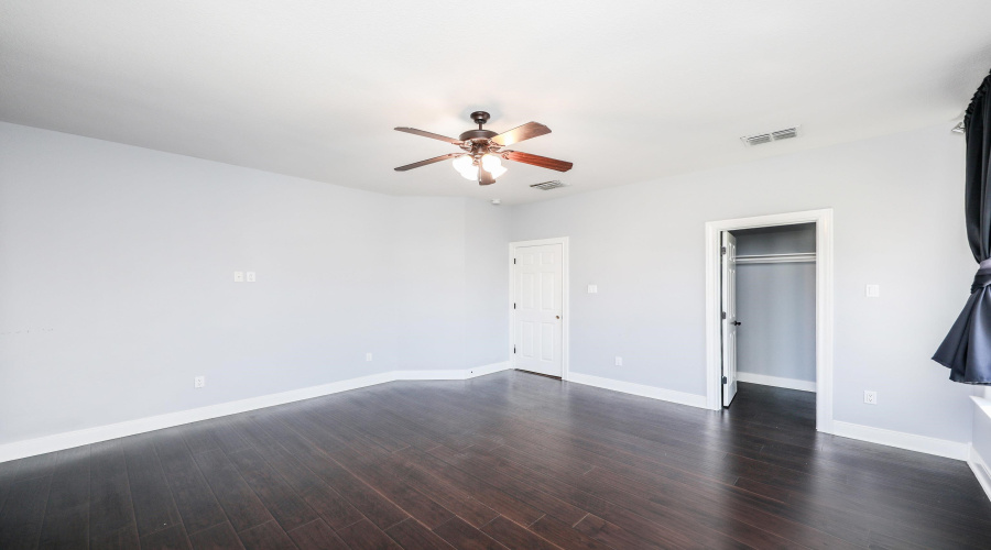 115 Coahuila Loop, LAREDO, Texas 78045, 5 Bedrooms Bedrooms, 9 Rooms Rooms,4 BathroomsBathrooms,Residential,For Rent,115 Coahuila Loop,20254885