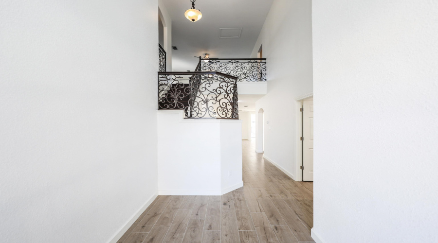 115 Coahuila Loop, LAREDO, Texas 78045, 5 Bedrooms Bedrooms, 9 Rooms Rooms,4 BathroomsBathrooms,Residential,For Rent,115 Coahuila Loop,20254885