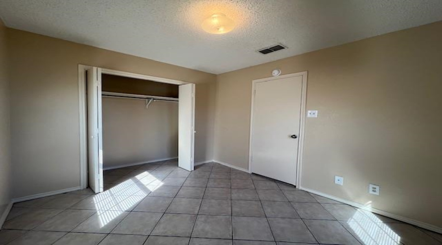 1502 San Pedro St, Laredo, Texas 78041, 2 Bedrooms Bedrooms, 4 Rooms Rooms,1 BathroomBathrooms,Residential,For Rent,1502 San Pedro St,20254886