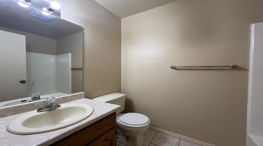 1502 San Pedro St, Laredo, Texas 78041, 2 Bedrooms Bedrooms, 4 Rooms Rooms,1 BathroomBathrooms,Residential,For Rent,1502 San Pedro St,20254886