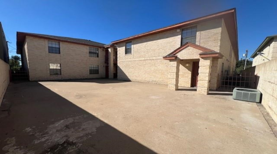 1502 San Pedro St, Laredo, Texas 78041, 2 Bedrooms Bedrooms, 4 Rooms Rooms,1 BathroomBathrooms,Residential,For Rent,1502 San Pedro St,20254886