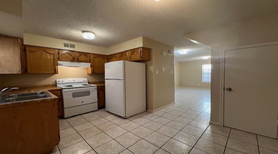 1502 San Pedro St, Laredo, Texas 78041, 2 Bedrooms Bedrooms, 4 Rooms Rooms,1 BathroomBathrooms,Residential,For Rent,1502 San Pedro St,20254886