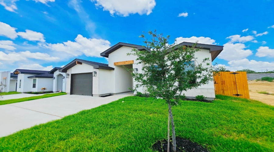 121 Faith Dr., LAREDO, Texas 78046, 3 Bedrooms Bedrooms, 5 Rooms Rooms,2 BathroomsBathrooms,Residential,For Sale,121 Faith Dr.,20254887