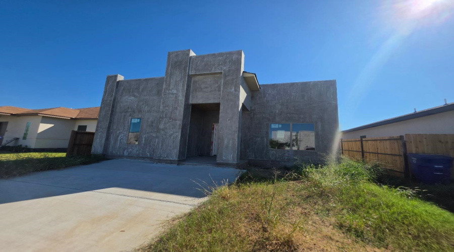 1709 Lomas Del Sur, LAREDO, Texas 78046, 4 Bedrooms Bedrooms, 6 Rooms Rooms,2 BathroomsBathrooms,Residential,For Sale,1709 Lomas Del Sur,20254889