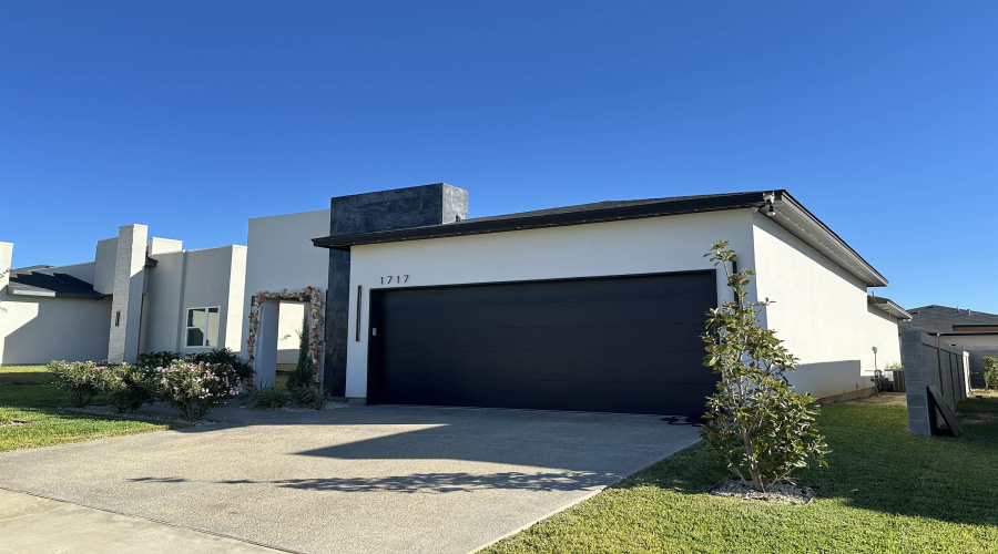 1717 Cordova Dr., Laredo, Texas 78046, 3 Bedrooms Bedrooms, 5 Rooms Rooms,2 BathroomsBathrooms,Residential,For Rent,1717 Cordova Dr.,20254890