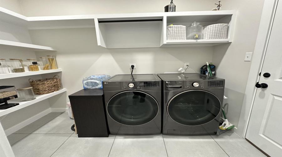 1717 Cordova Dr., Laredo, Texas 78046, 3 Bedrooms Bedrooms, 5 Rooms Rooms,2 BathroomsBathrooms,Residential,For Rent,1717 Cordova Dr.,20254890