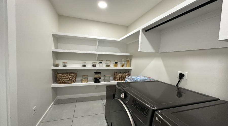 1717 Cordova Dr., Laredo, Texas 78046, 3 Bedrooms Bedrooms, 5 Rooms Rooms,2 BathroomsBathrooms,Residential,For Rent,1717 Cordova Dr.,20254890