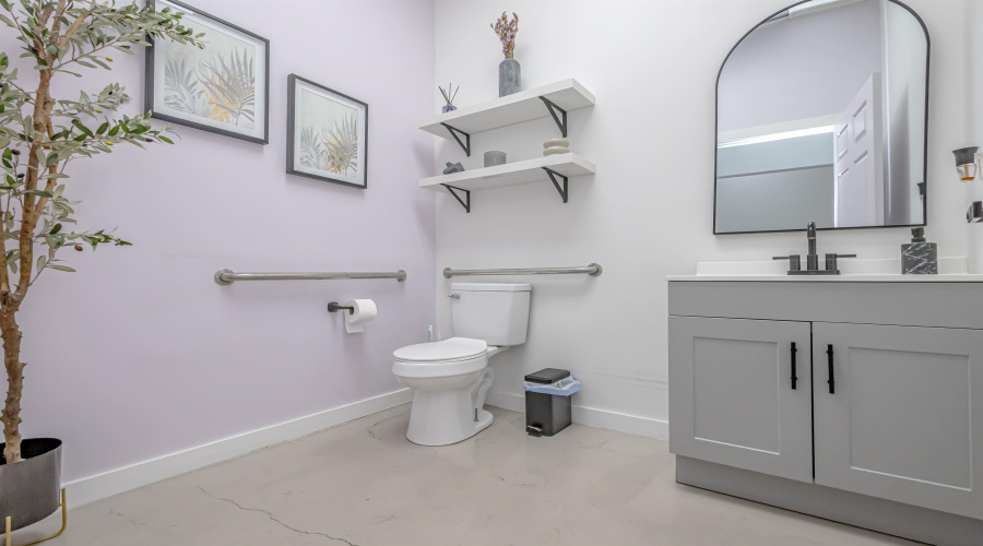 120 W Village Blvd, Laredo, Texas 78041, 1 Room Rooms,1 BathroomBathrooms,Commercial retail/office,For Rent,120 W Village Blvd,20254899