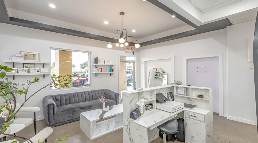 120 W Village Blvd, Laredo, Texas 78041, 1 Room Rooms,1 BathroomBathrooms,Commercial retail/office,For Rent,120 W Village Blvd,20254899