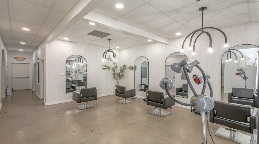 120 W Village Blvd, Laredo, Texas 78041, 1 Room Rooms,1 BathroomBathrooms,Commercial retail/office,For Rent,120 W Village Blvd,20254899