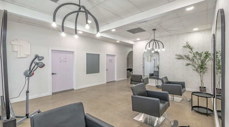 120 W Village Blvd, Laredo, Texas 78041, 1 Room Rooms,1 BathroomBathrooms,Commercial retail/office,For Rent,120 W Village Blvd,20254899