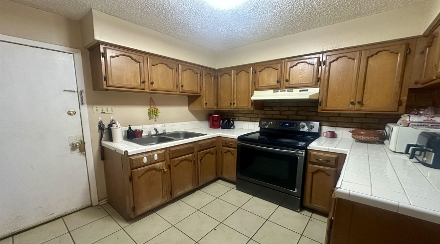 1414 E Hillside Rd, Laredo, Texas 78041, ,Multi-family,For Sale,1414 E Hillside Rd,20254907