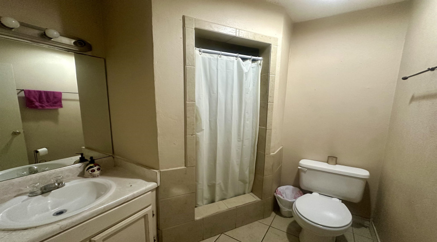 1414 E Hillside Rd, Laredo, Texas 78041, ,Multi-family,For Sale,1414 E Hillside Rd,20254907