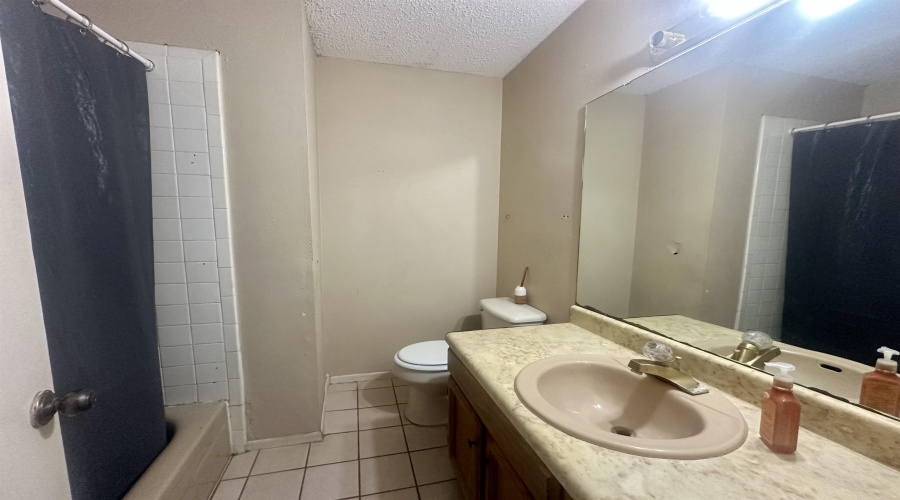 1414 E Hillside Rd, Laredo, Texas 78041, ,Multi-family,For Sale,1414 E Hillside Rd,20254907