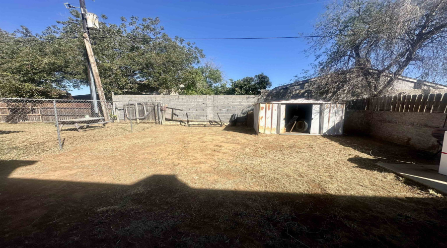 1414 E Hillside Rd, Laredo, Texas 78041, ,Multi-family,For Sale,1414 E Hillside Rd,20254907