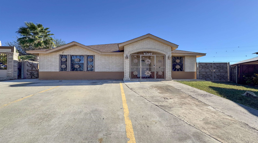 729 Bougainvillea St, Laredo, Texas 78046, ,Multi-family,For Sale,729 Bougainvillea St,20254908