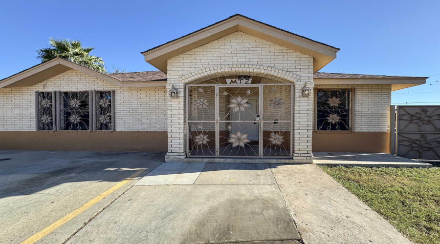 729 Bougainvillea St, Laredo, Texas 78046, ,Multi-family,For Sale,729 Bougainvillea St,20254908