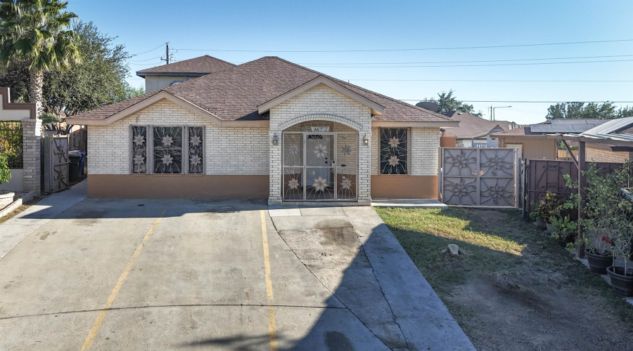 729 Bougainvillea St, Laredo, Texas 78046, ,Multi-family,For Sale,729 Bougainvillea St,20254908