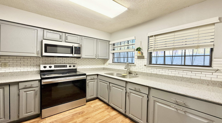 101 W Del Mar Blvd, LAREDO, Texas 78045, 3 Bedrooms Bedrooms, 5 Rooms Rooms,2 BathroomsBathrooms,Residential,For Rent,101 W Del Mar Blvd,20254892