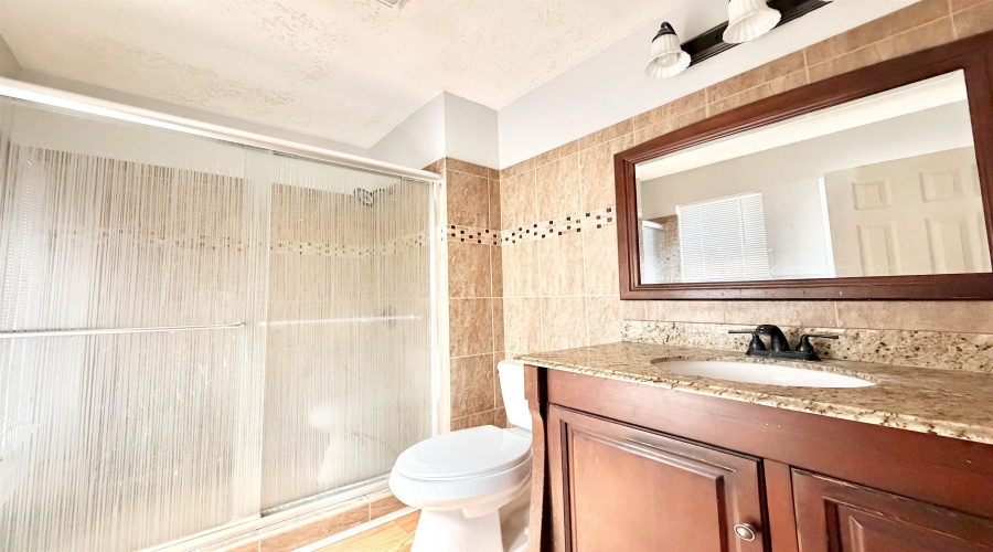 101 W Del Mar Blvd, LAREDO, Texas 78045, 3 Bedrooms Bedrooms, 5 Rooms Rooms,2 BathroomsBathrooms,Residential,For Rent,101 W Del Mar Blvd,20254892