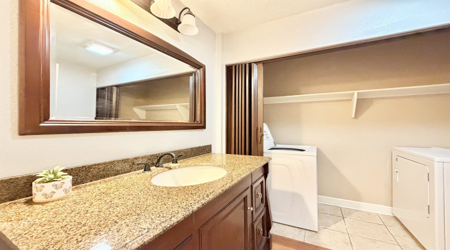 101 W Del Mar Blvd, LAREDO, Texas 78045, 3 Bedrooms Bedrooms, 5 Rooms Rooms,2 BathroomsBathrooms,Residential,For Rent,101 W Del Mar Blvd,20254892